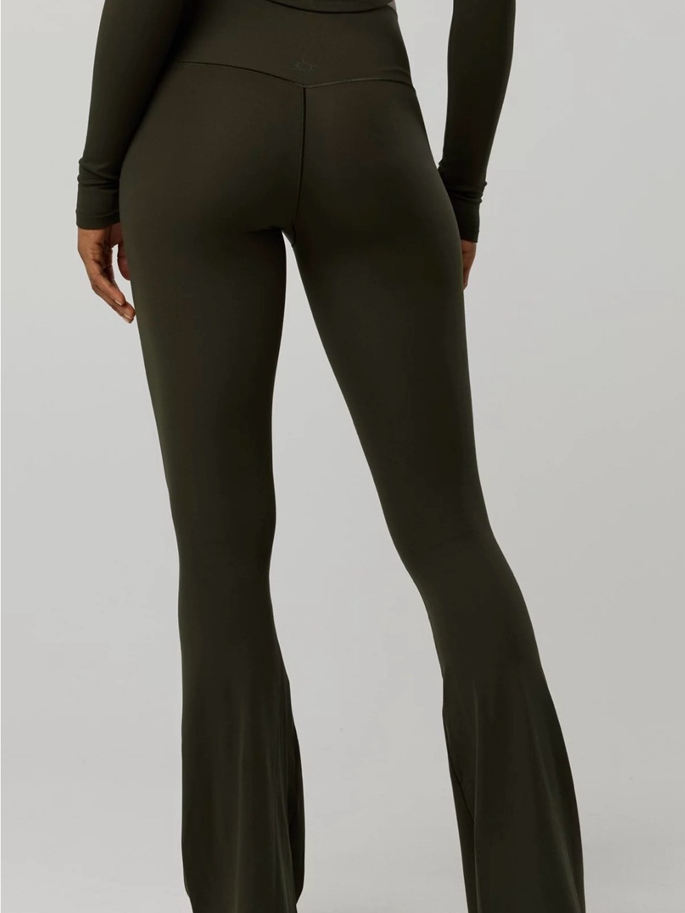 OFFLINE by Aerie Real Me Crossover Flare Leggings Black High Waisted Sz M - Picture 2 of 7